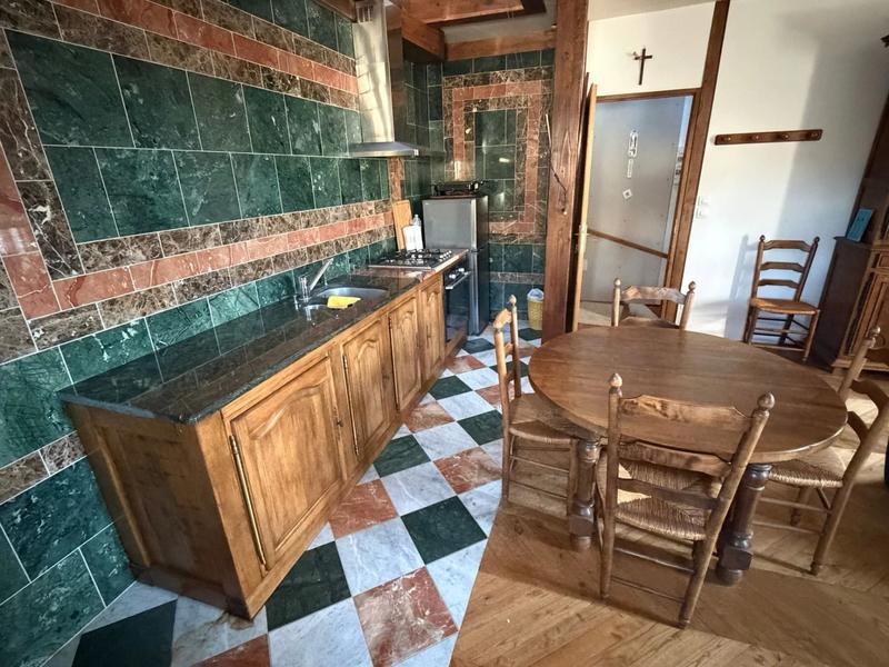 Propriété - 200 m² - 11 pièces