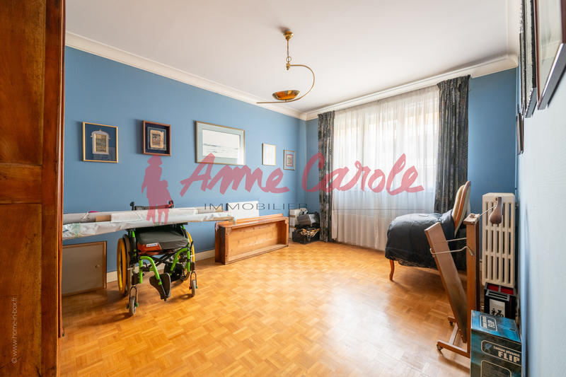 Maison - 200 m² - 6 pièces