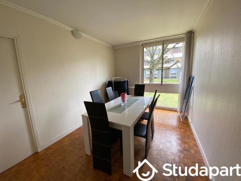 Chambre - 12 m² - 1 pièce