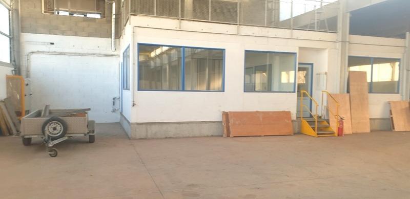 Entrepôt - 2 345 m² - 8 pièces