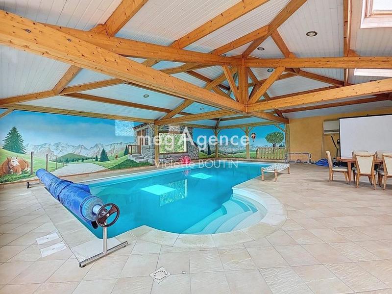 Maison - 182 m² - 8 pièces