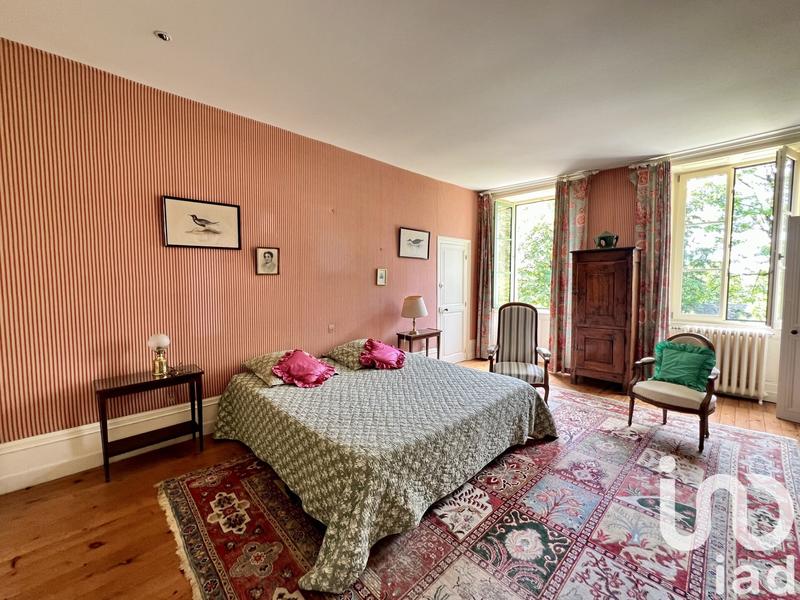 Maison - 444 m² - 15 pièces