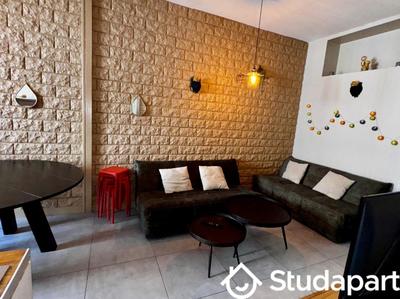 Chambre - 10 m² - 1 pièce