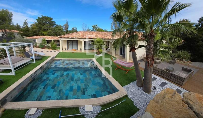 Maison - 162 m² - 5 pièces