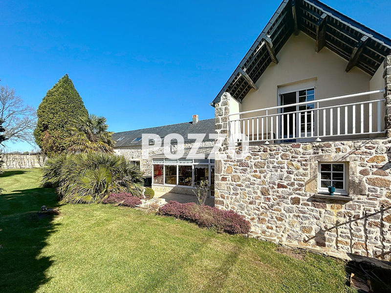 Maison - 249 m² - 10 pièces