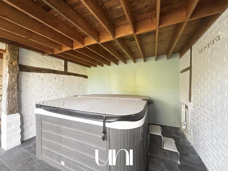 Maison - 450 m² - 16 pièces