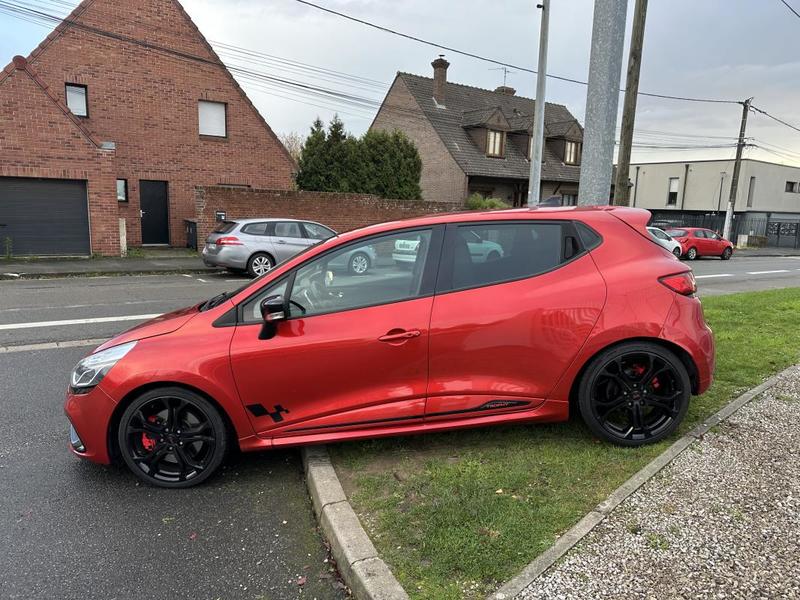 Renault Clio IV Rs Trophy 1.6 TCe 220