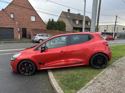Renault Clio IV Rs Trophy 1.6 TCe 220