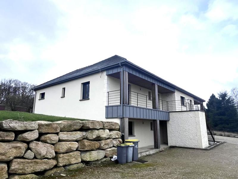 Maison - 200 m² - 10 pièces