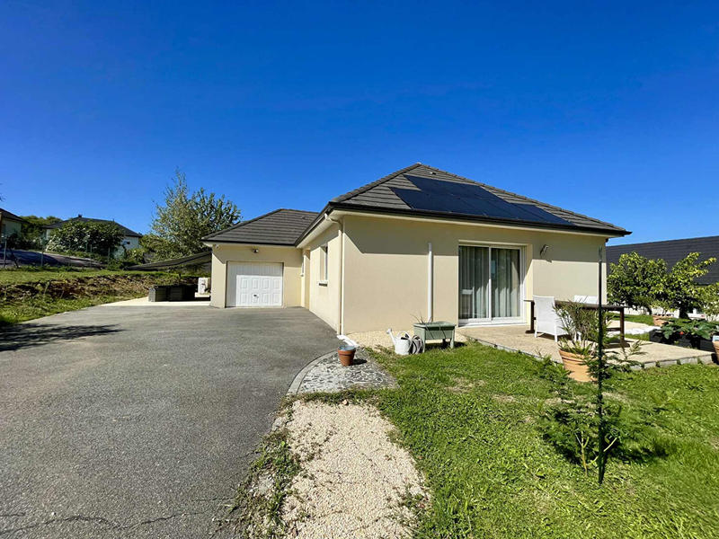 Maison - 96 m² - 5 pièces