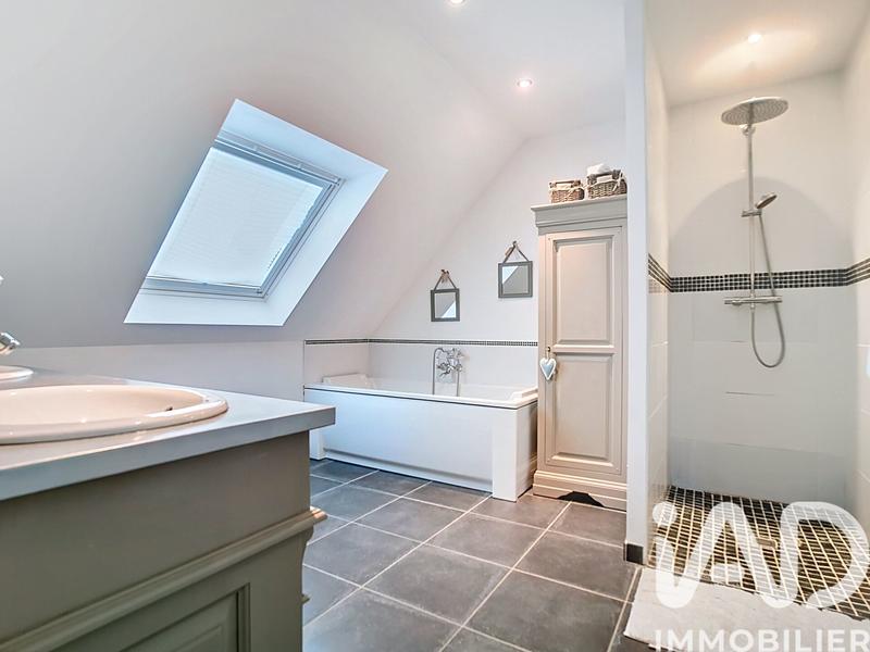 Maison - 135 m² - 6 pièces