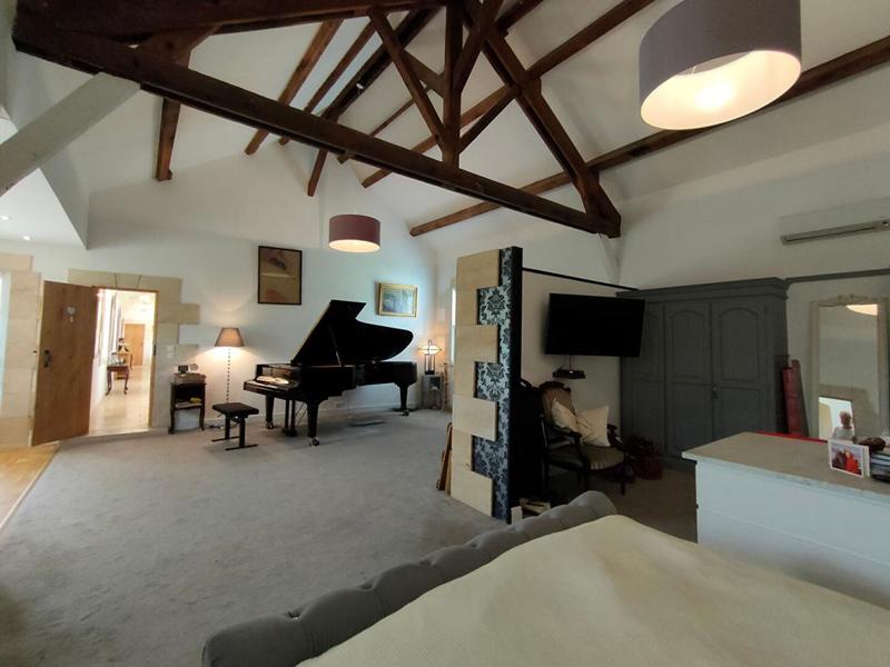 Propriété - 280 m² - 10 pièces