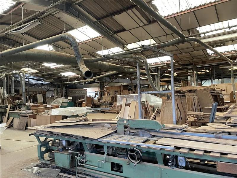 Entrepôt - 1 775 m²