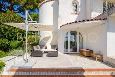 Maison - 211 m² - 6 pièces