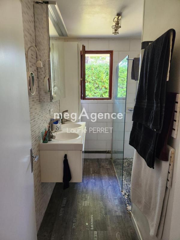 Maison traditionnelle - 143 m² - 7 pièces