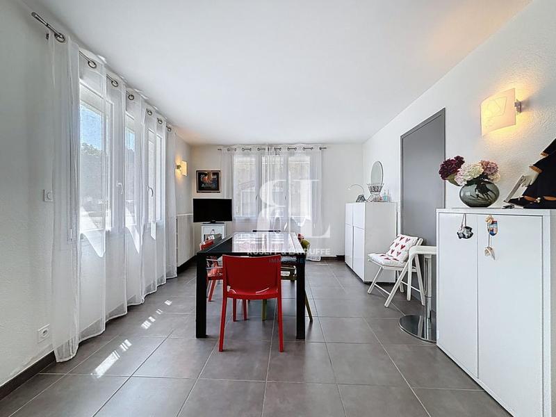 Maison - 141 m² - 6 pièces