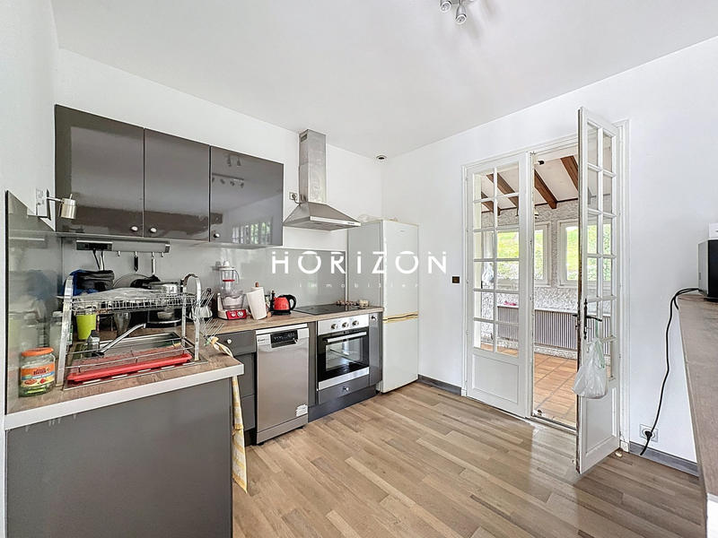 Maison - 224 m² - 7 pièces