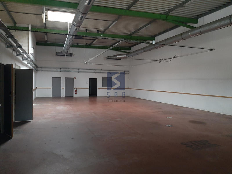 Local commercial - 319 m²