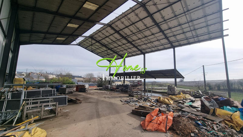 Entrepôt - 930 m²