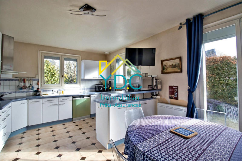 Maison - 205 m² - 8 pièces