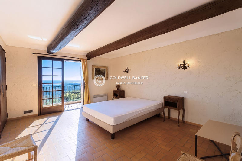 Maison - 255 m² - 7 pièces