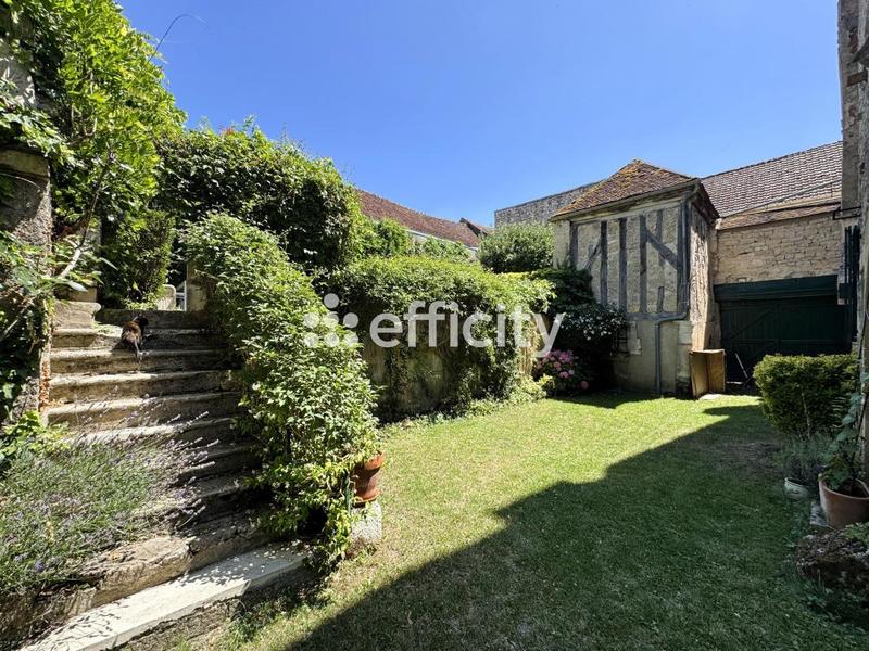 Maison - 250 m² - 11 pièces