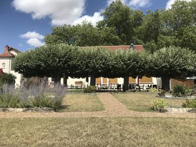 Maison - 706 m² - 16 pièces