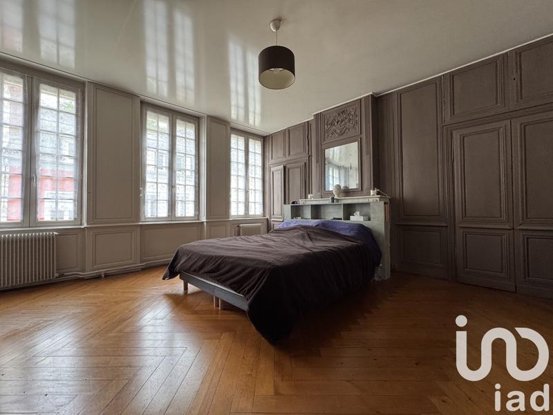 Maison - 207 m² - 7 pièces