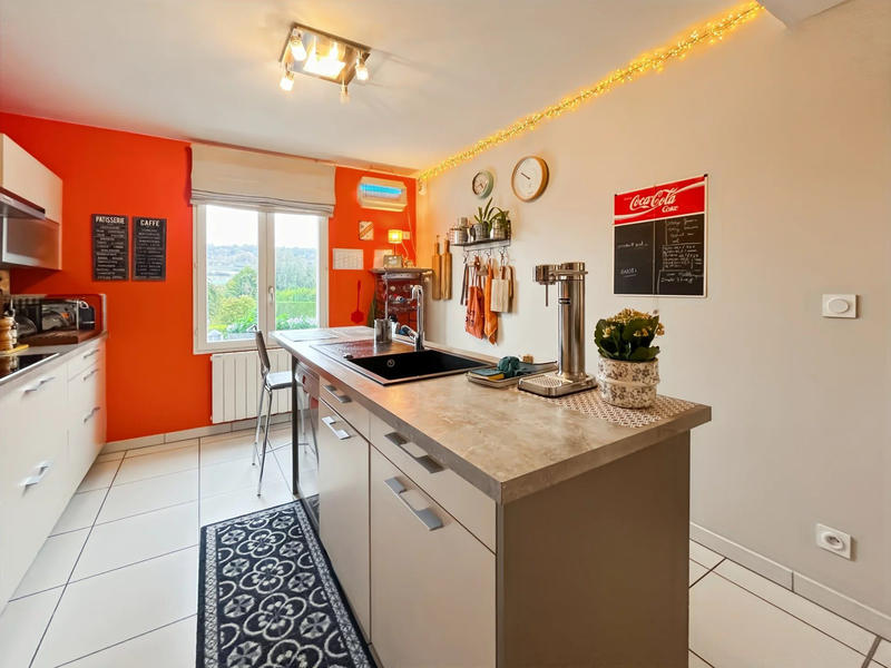 Maison traditionnelle - 147 m² - 6 pièces