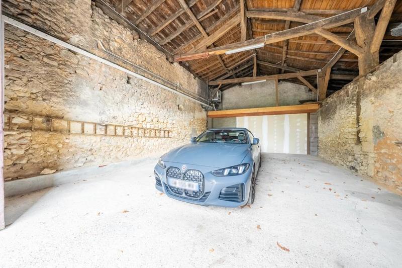 Château - 600 m² - 12 pièces