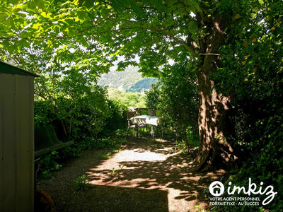 Appartement - 99 m² - 4 pièces