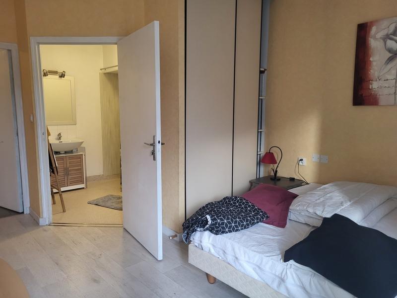 Immeuble - 1 079 m² - 46 pièces