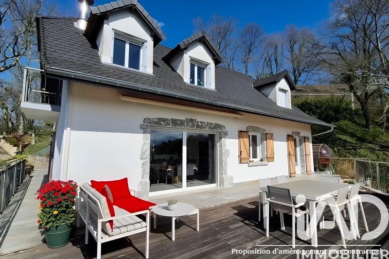 Maison - 235 m² - 9 pièces