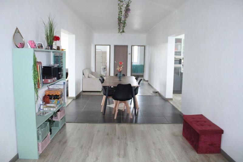 Maison - 254 m² - 9 pièces