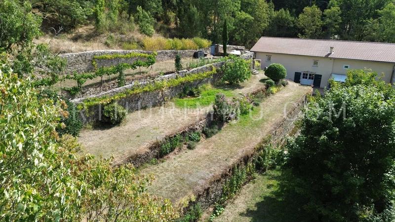 Maison - 374 m² - 11 pièces