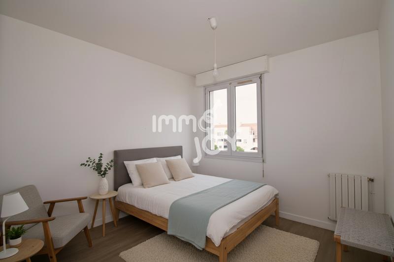 Appartement - 100 m² - 6 pièces