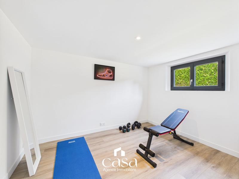 Maison traditionnelle - 208 m² - 9 pièces