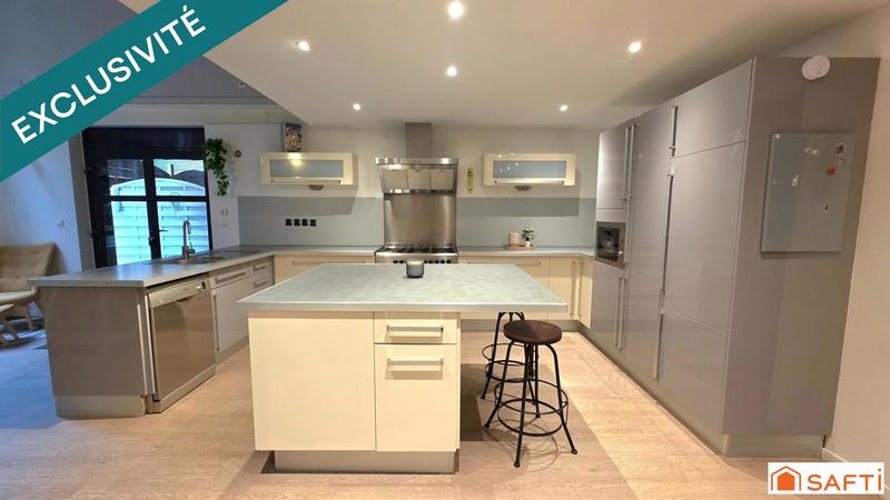 Maison - 327 m² - 7 pièces