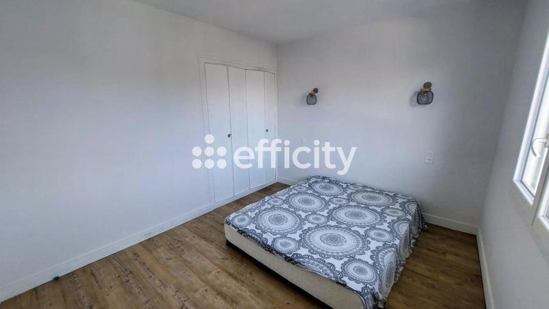 Demeure - 256 m² - 9 pièces