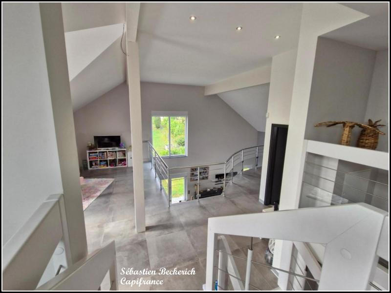 Maison - 240 m² - 8 pièces