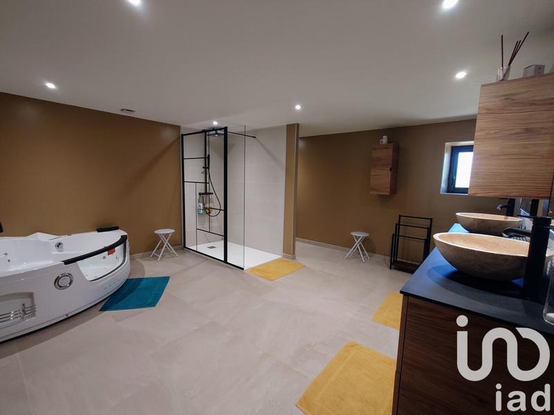 Maison - 275 m² - 6 pièces