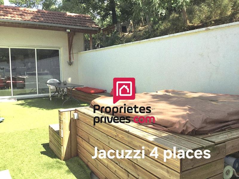 Maison - 180 m² - 8 pièces