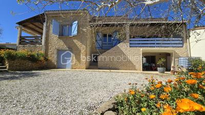 Maison en pierre - 223 m² - 7 pièces