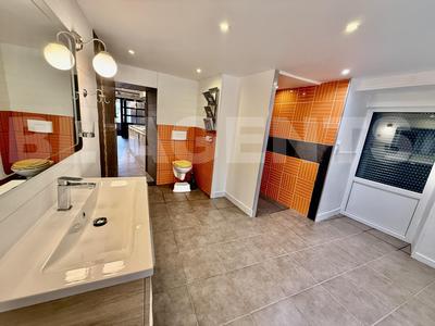 Maison - 225 m² - 8 pièces
