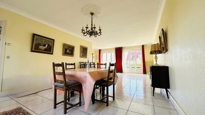 Pavillon - 160 m² - 7 pièces