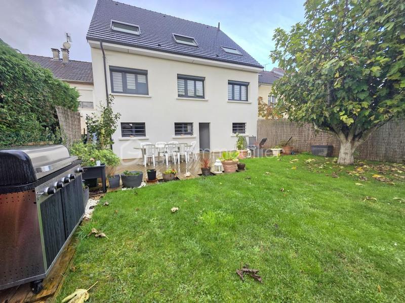 Maison - 193 m² - 8 pièces