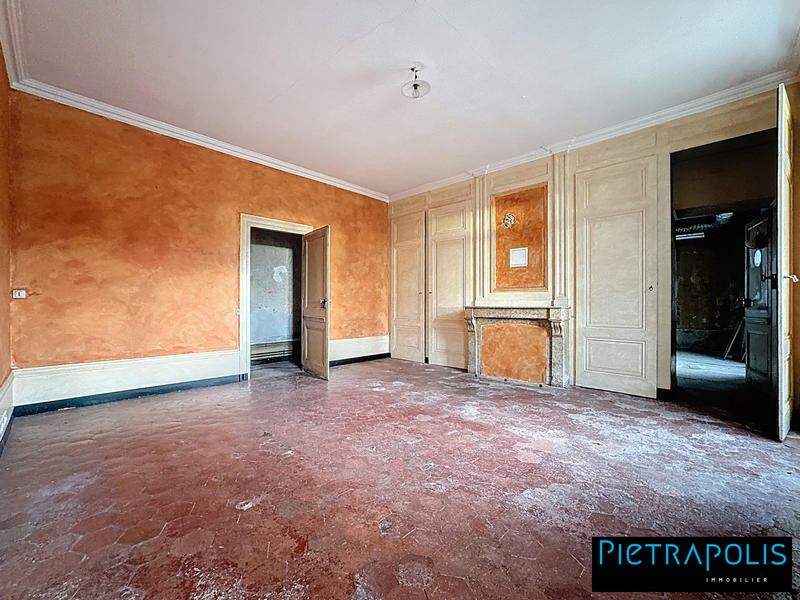 Maison - 320 m² - 7 pièces