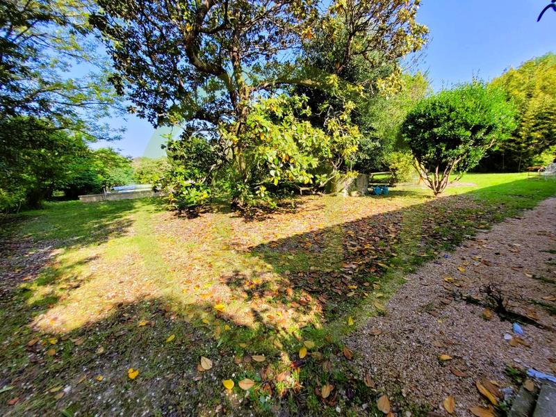 Maison - 380 m² - 9 pièces