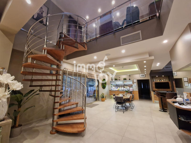 Villa - 268 m² - 7 pièces