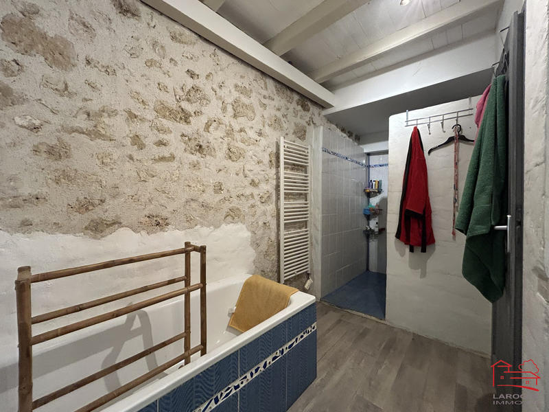 Maison - 255 m² - 7 pièces